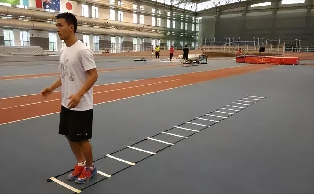 羽毛球专项灵敏步伐训练,羽毛球专项灵敏步法训练