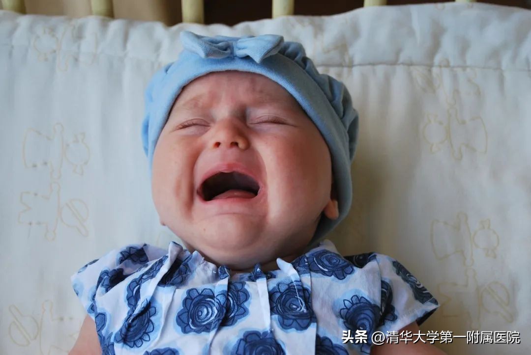 快4个月的宝宝不明原因哭闹,新生儿快满月哭闹不止的原因