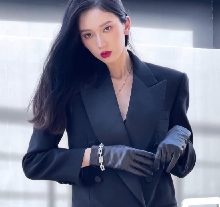 导演选角眼光牛!《卿卿日常》隐藏八大美人,连柳嬷嬷都令人惊艳