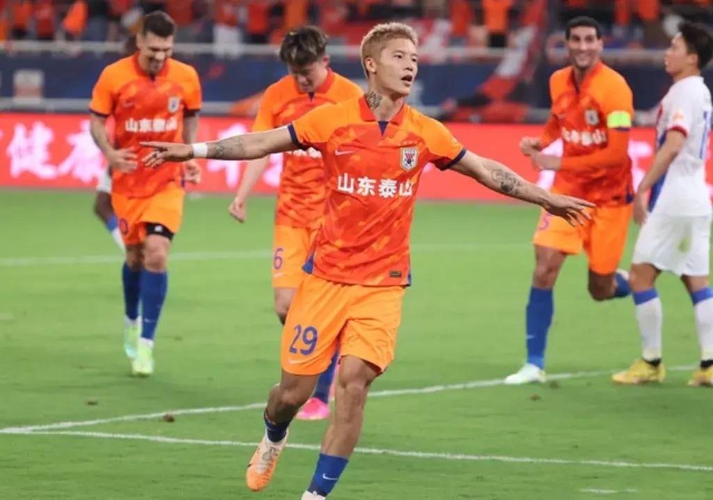 国足婚内出轨后续,女子实名举报前国足队员婚内出轨