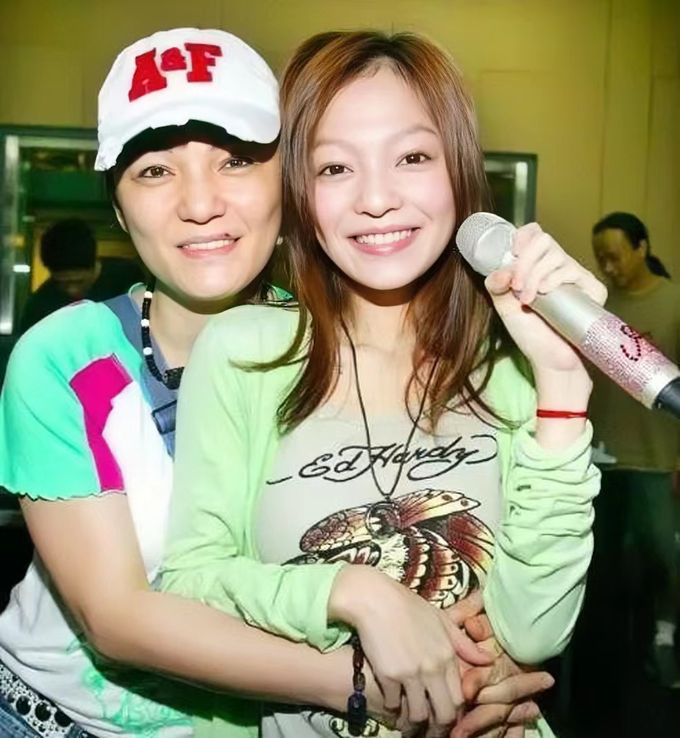 辱骂粉丝、无效宣发、卷款跑路，“家庭作坊”坑惨了这4位明星