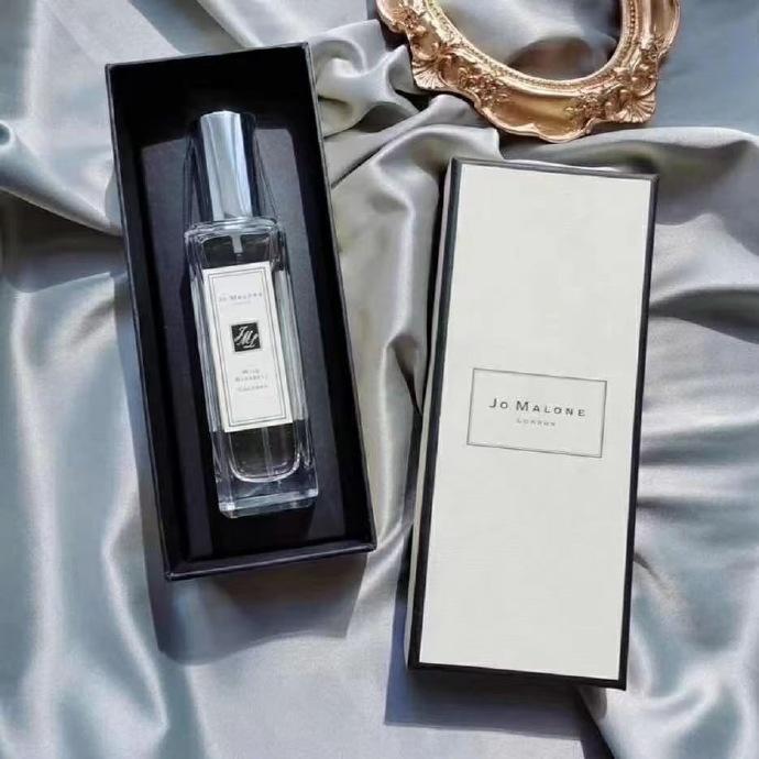 情人节送一枝花给女孩,情人节送她一支口红