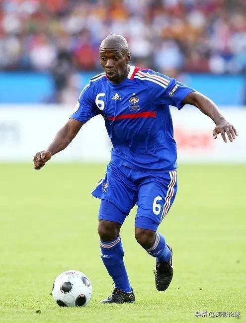 足球世界历史十大排名球员一览表,世界足坛后腰排名