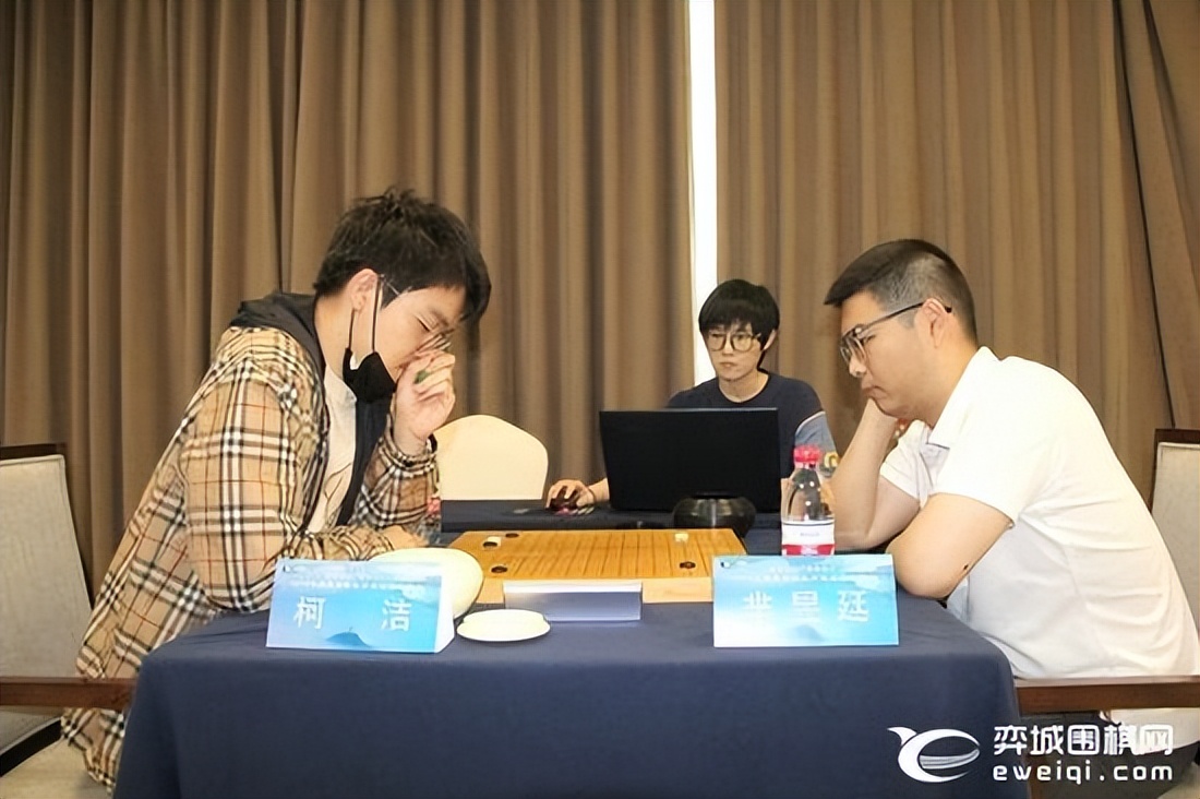 亚运围棋柯洁战胜朴廷桓,芈昱廷李钦诚2016