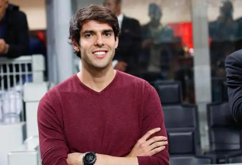 足坛帅哥卡卡哪里人,足坛帅哥卡卡迪巴拉