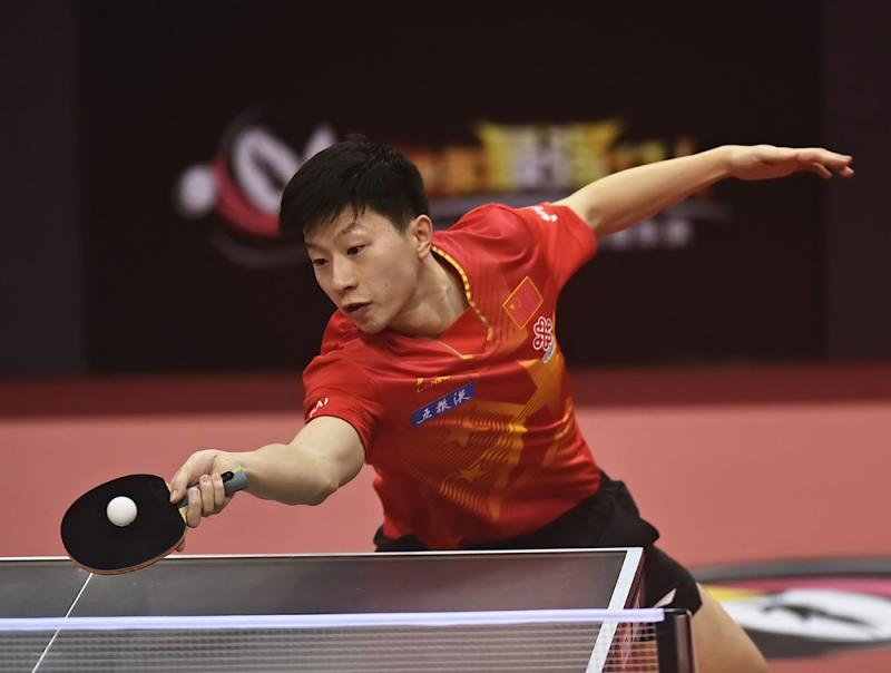 乒乓球中吃球怎么练,乒乓球每局打到10平怎么发球