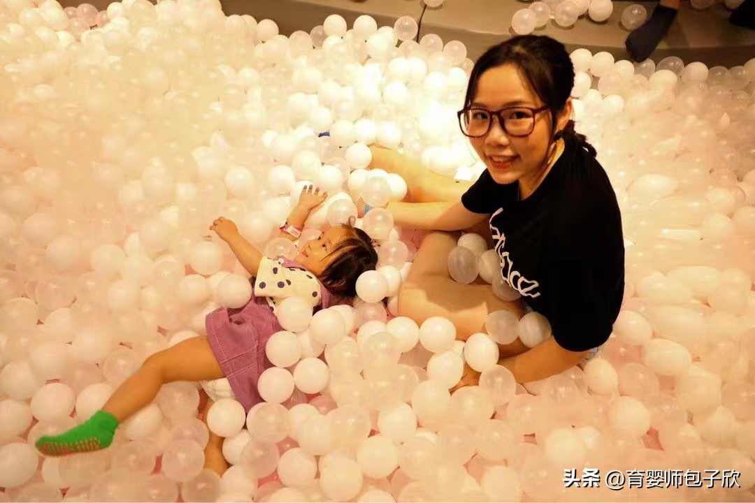 怎样做手势可以使宝宝聪明,提升宝宝语言能力的精细动作