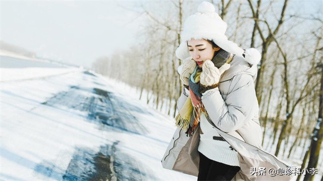 睡觉时突然腿抽筋是缺钙引起的吗,睡觉腿抽筋除了缺钙还有3个原因