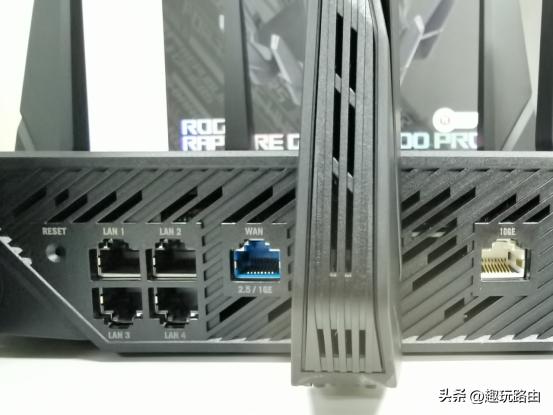 华硕ax11000pro游戏实测,华硕at-ax11000pro和八爪鱼7