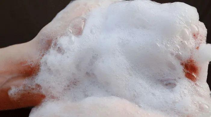 最常用的洗发水就是飘柔和清扬,去屑洗发水推荐海飞丝清扬