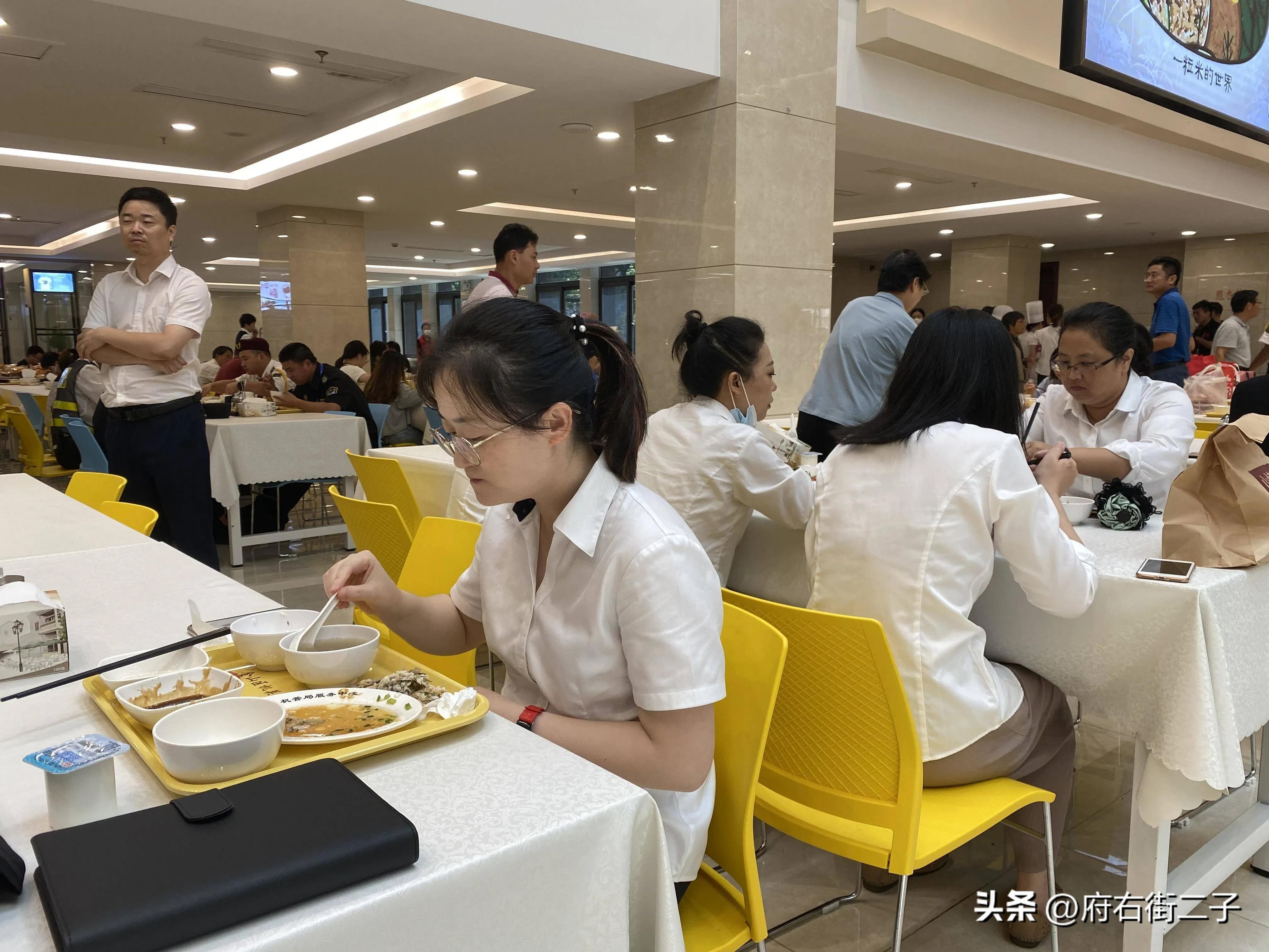 不想联系以前的同事是什么心态,很久不联系的同事联系了感触