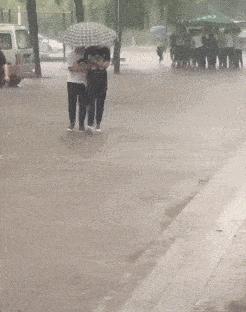 老鼠贴粘掉老鼠几个毛会死吗,老鼠贴粘到老鼠跑掉以后会死吗