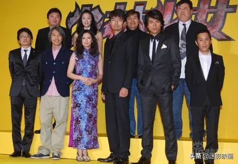 外媒评价周星驰少林足球电影,少林足球周星驰国语版电影