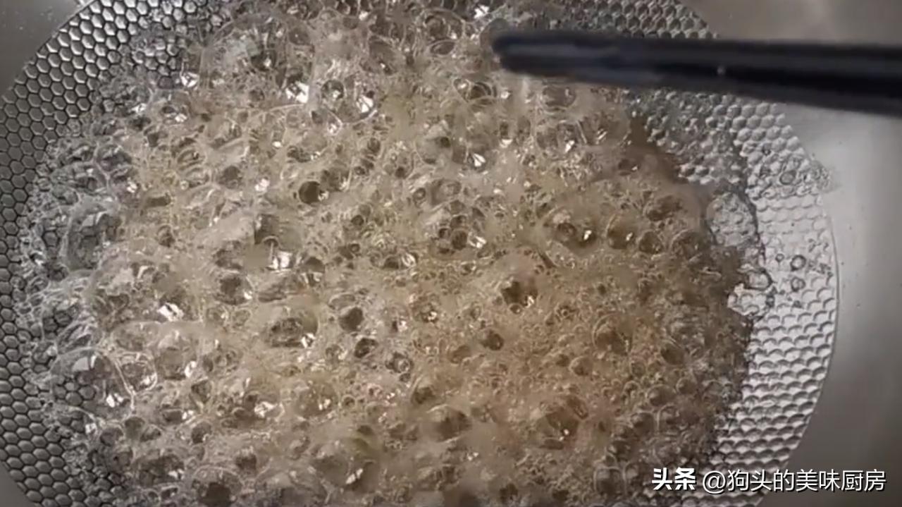 如何做沙琪玛又简单又好吃,沙琪玛这样做又脆又好吃