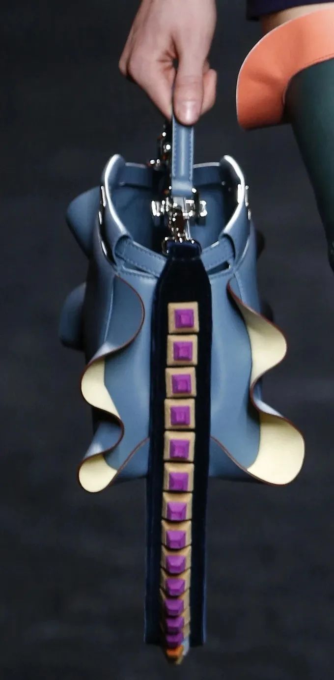 FENDI芬迪：时尚界的“爆款制造机”