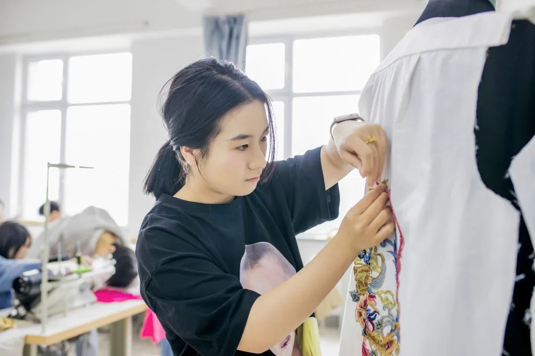 辽宁传媒学院艺术类都有什么专业,辽宁传媒学院专业推荐图片