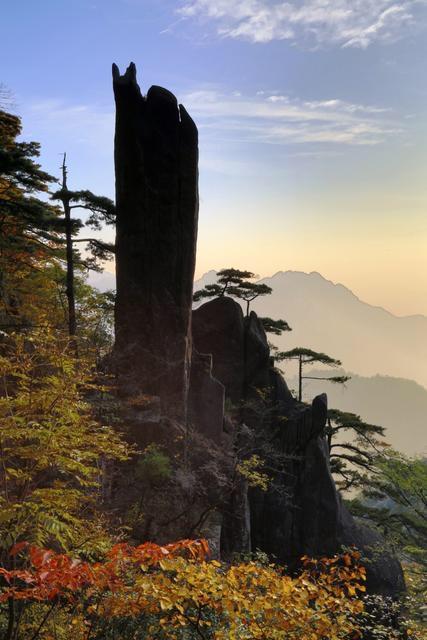 黄山日进山游客人数,黄山风景区一天游客多少人上山