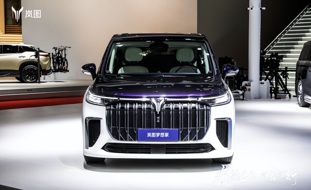 岚图梦想家mpv私人定制4座版价格,岚图梦想家剑指高端mpv市场