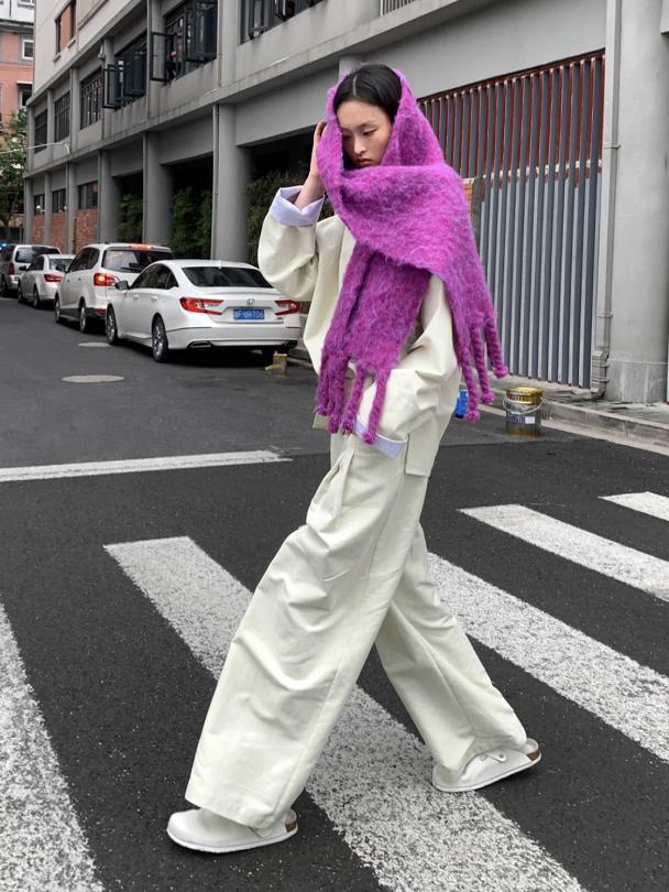 紫色穿了显老气吗,紫色怎么穿有小众感