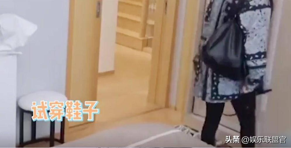 撩汉、乱认爸、男男接吻，这6位明星是没分寸感，还是“耍流氓”