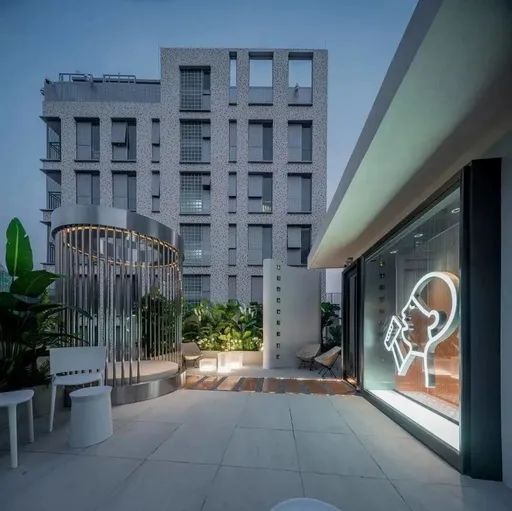 奈雪换logo；瑞幸开放加盟；虎头局、卡乐星等关店...|周报