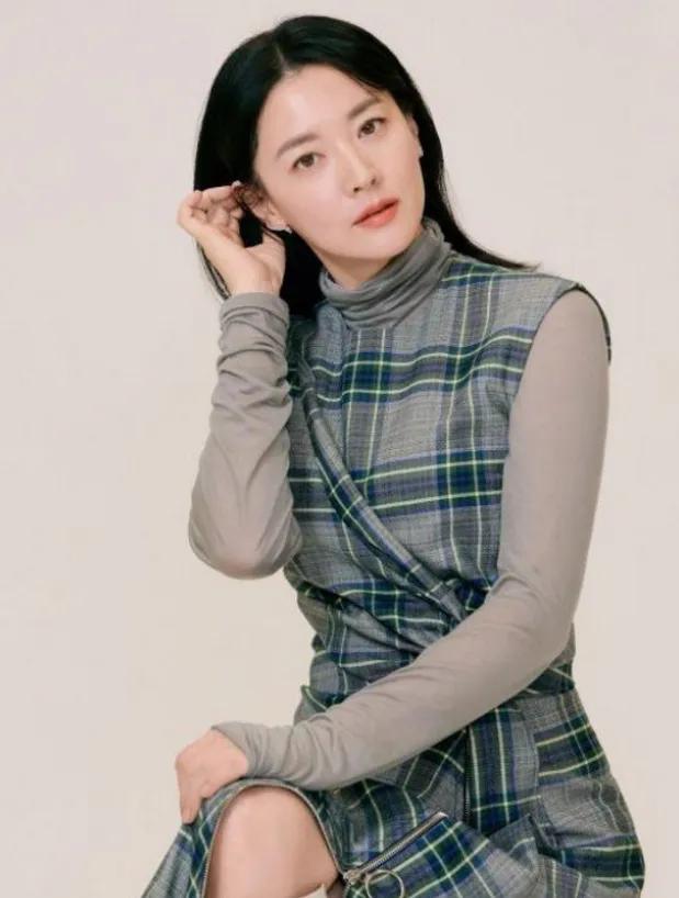 韩国演员李英爱的爱情,韩国演员李英爱的丈夫是干啥的