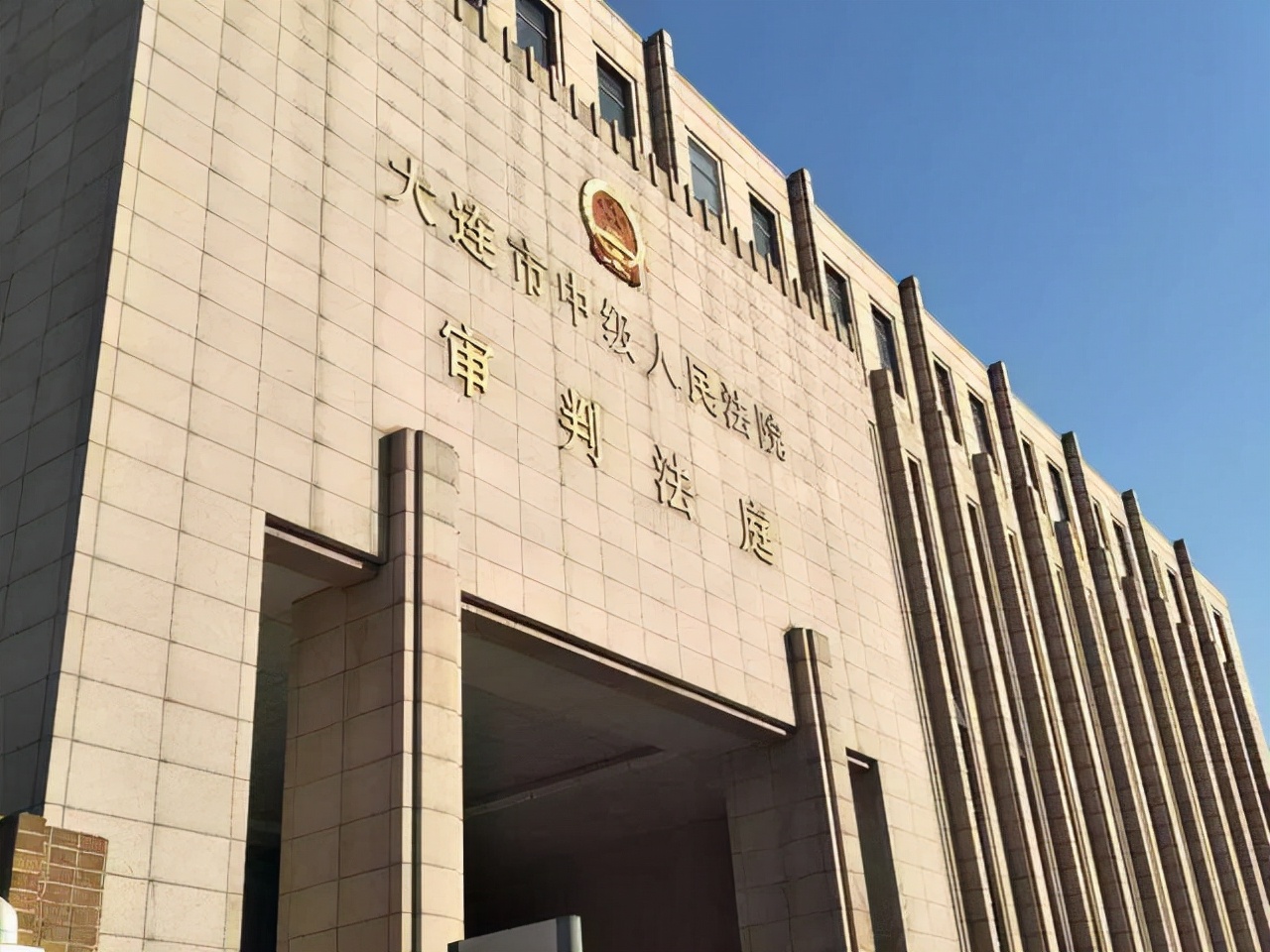 男子暴打交警事件致死最后判决,男子当街暴打民警死后续