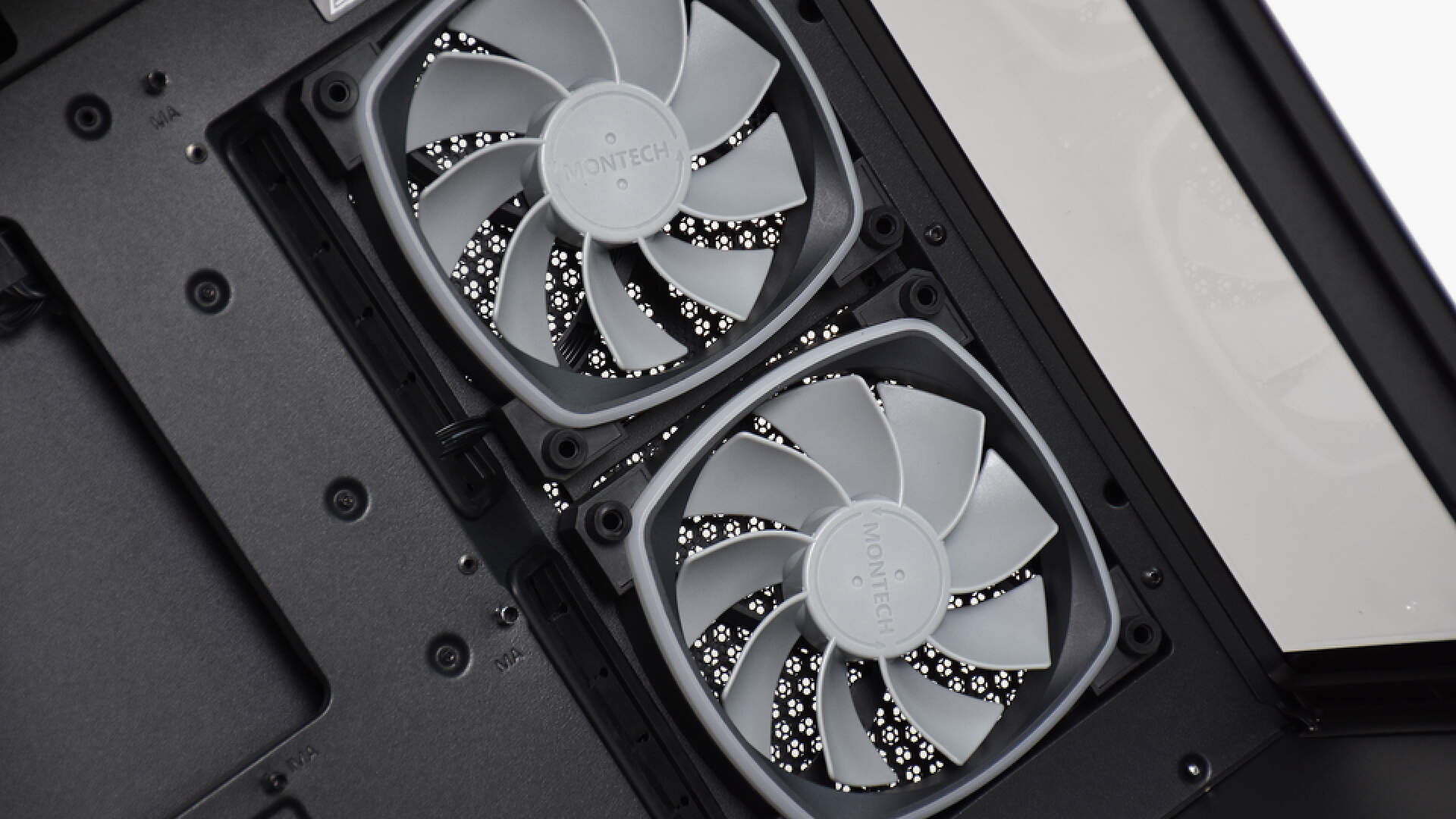 montechskytwo机箱在哪买,montechskytwo机箱需要几个风扇