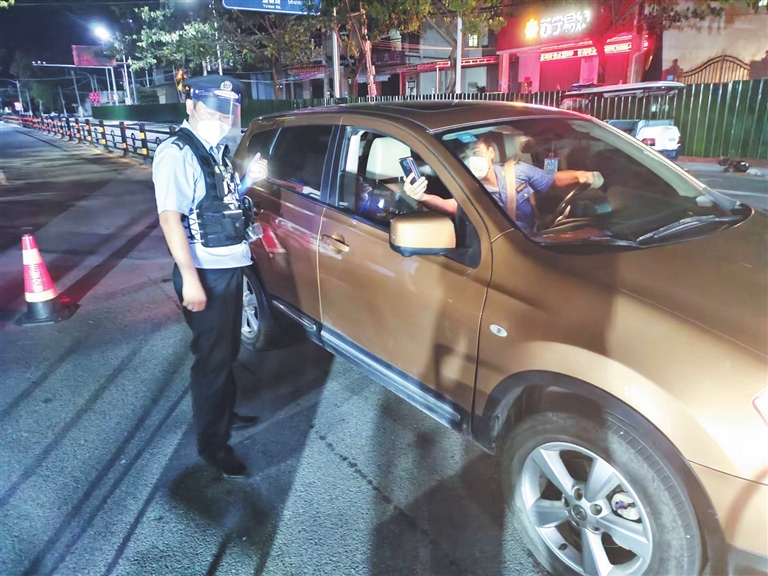 不一样的肩章一样的担当,不一样的肩章担当