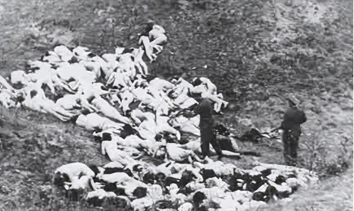 变态的纳粹德国，*光脱**犹太人女人衣服，集体*杀屠**!2