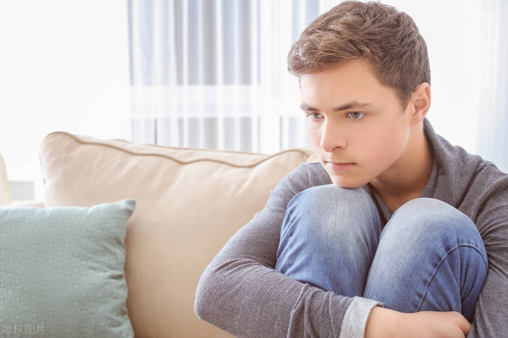 孩子一到学校就吐怎么办,孩子恶心想吐心跳加速是怎么回事