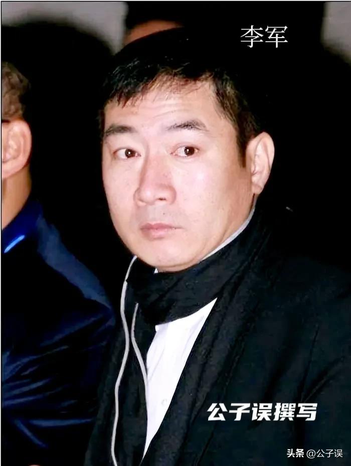 一张和冯小刚的“夜宿门”照片，彻底撕下了沈星的遮羞布