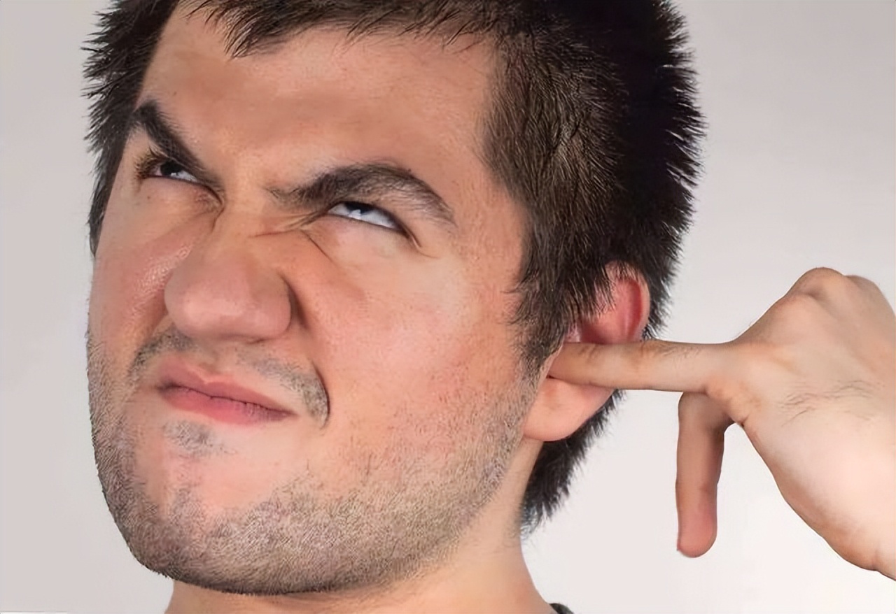 为什么有人耳屎是干的有的是湿的,为啥有人的耳屎是湿的