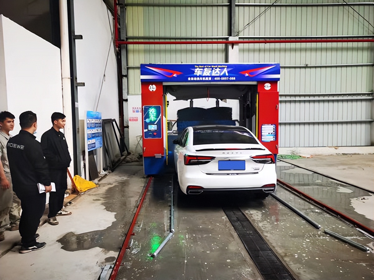 全自动洗车机引流视频,小区自动洗车机免费投放