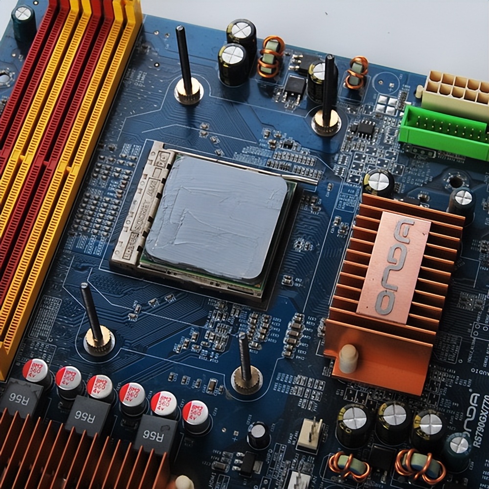 导热硅脂到底有什么用？对散热影响大吗？