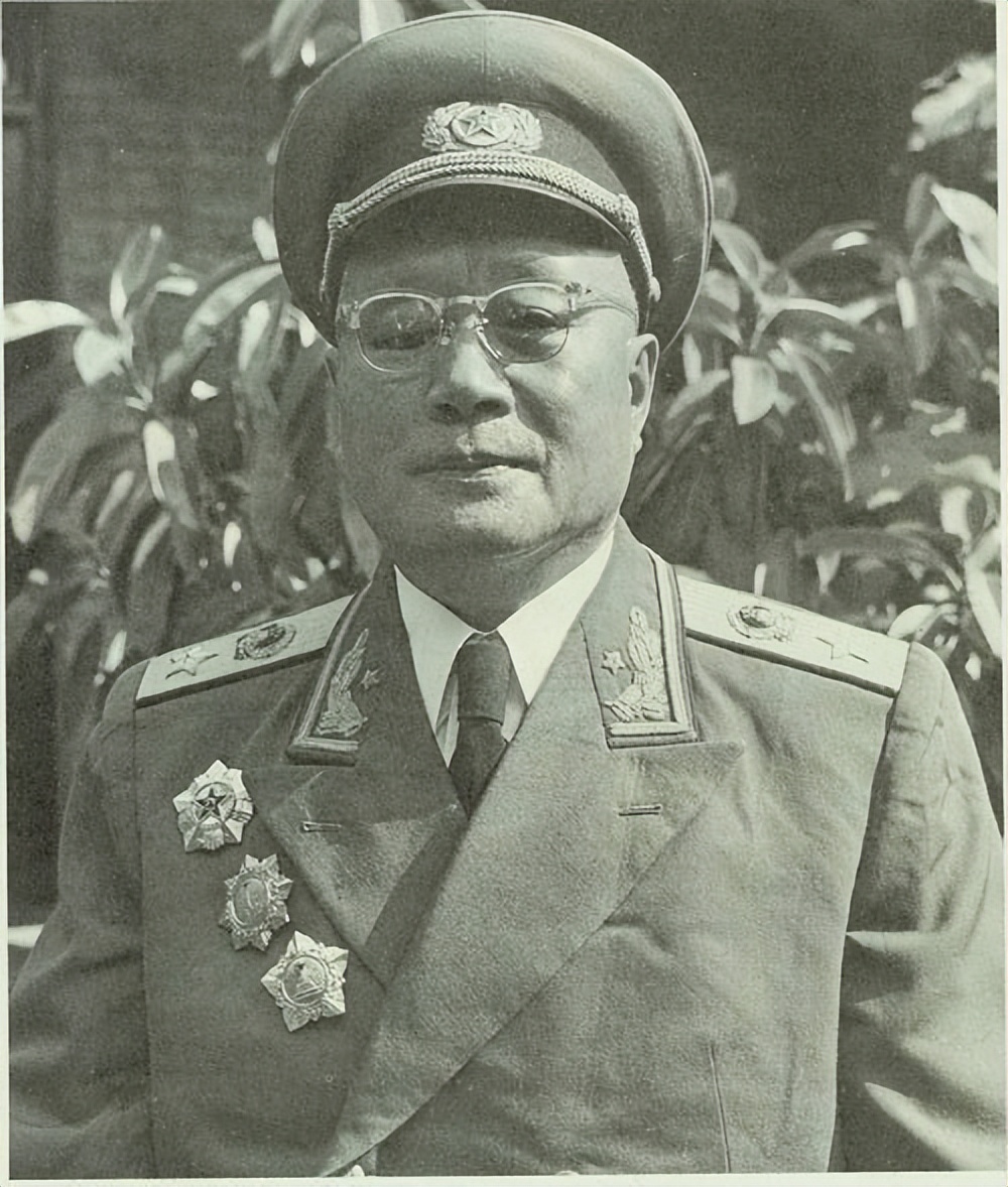 打印度前众将有分歧，*伯承刘**出面镇场子，告诫部下一句话影响至今