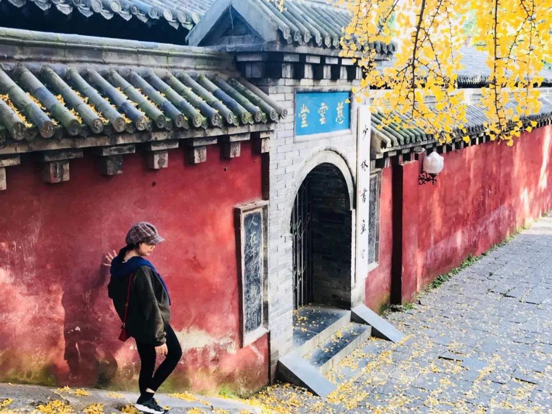 天地之中少林寺,中岳嵩山两个山哪个更好