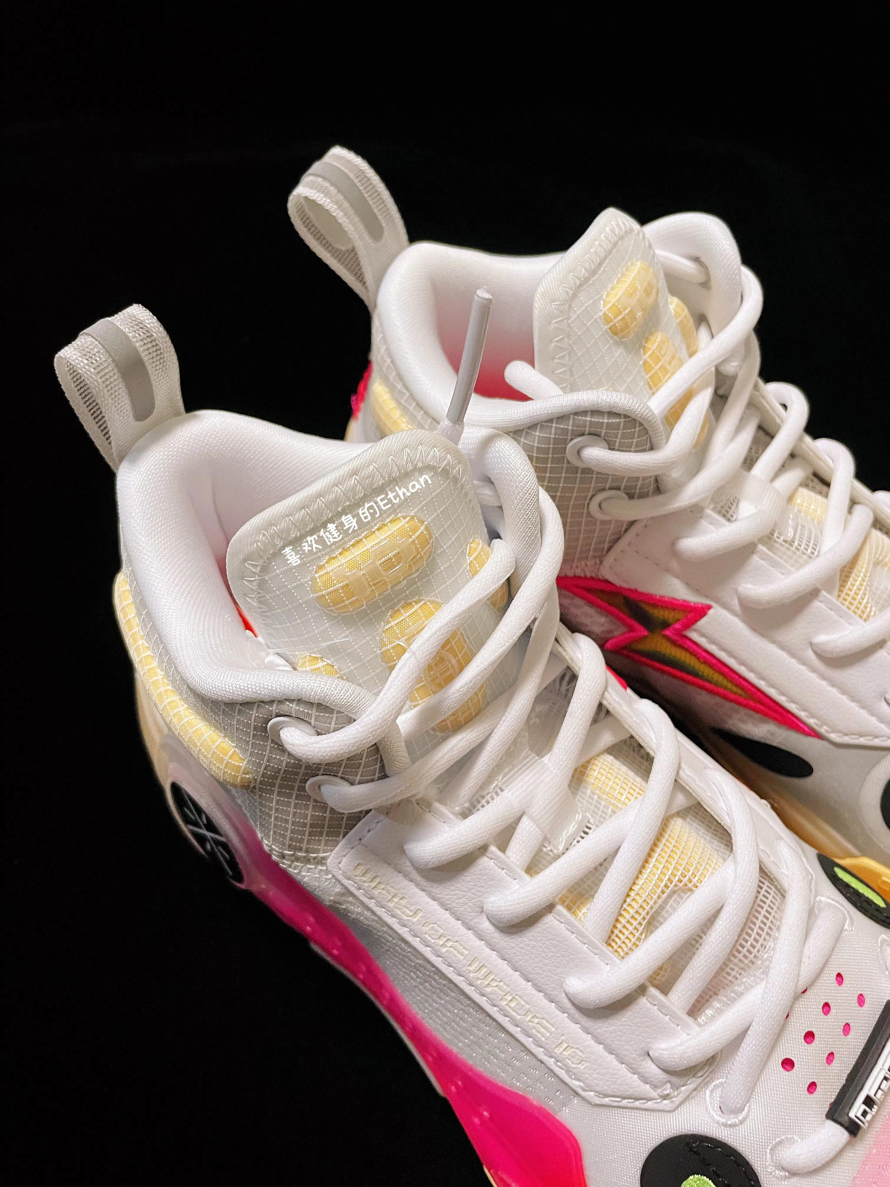 wow10碳板裂了还能打球吗,wow10情人节碳板容易断吗