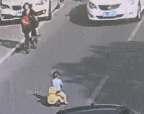 开车撞人了比较严重怎么处理,开车撞了人怎么处理先打120吗