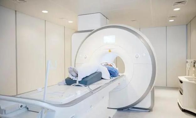 故事:非洲22岁小伙吃沙子上瘾,一天要吃五斤,身体发生怎样改变