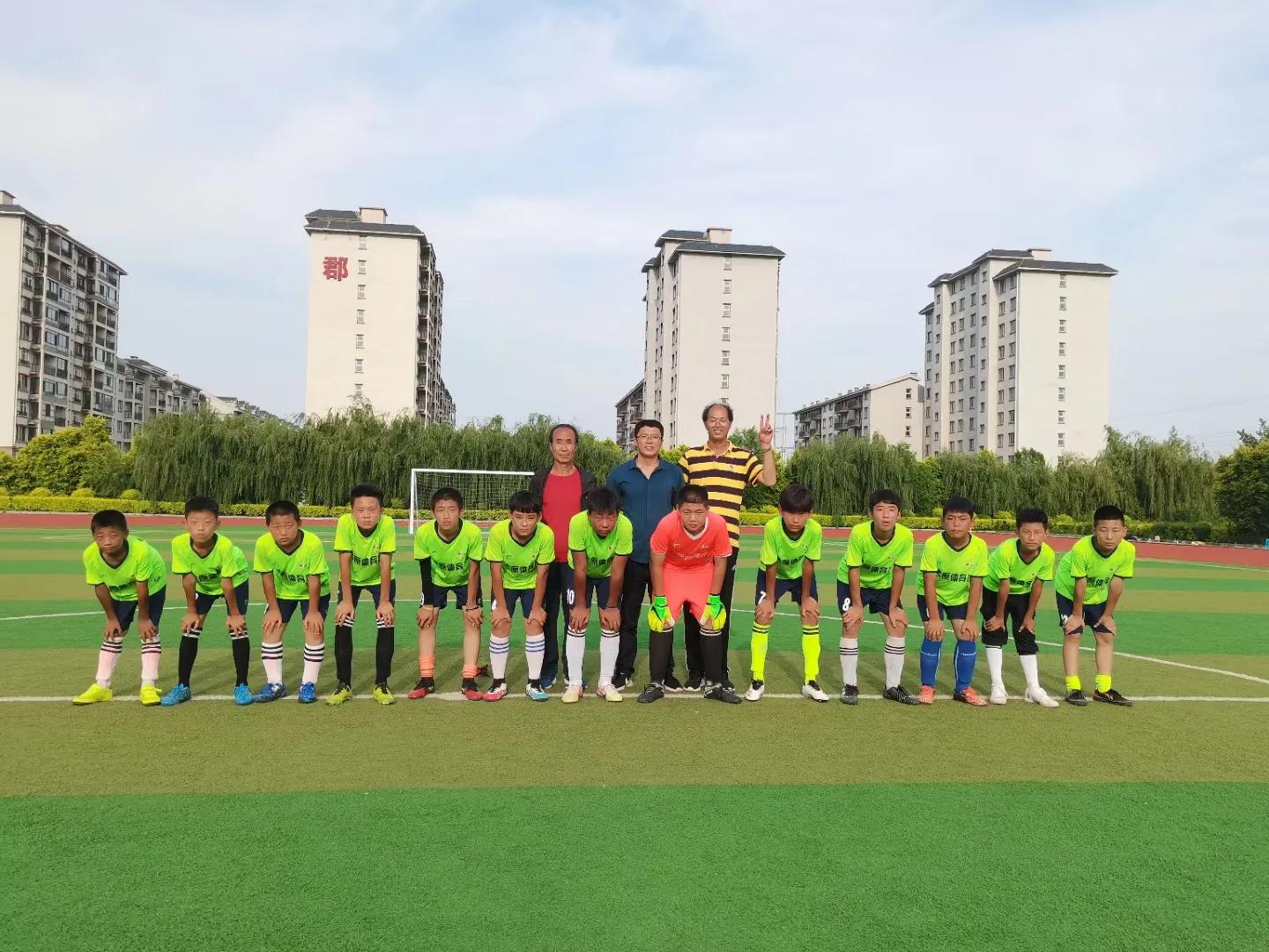 激情四射的足球赛,挥洒青春汗水篮球赛