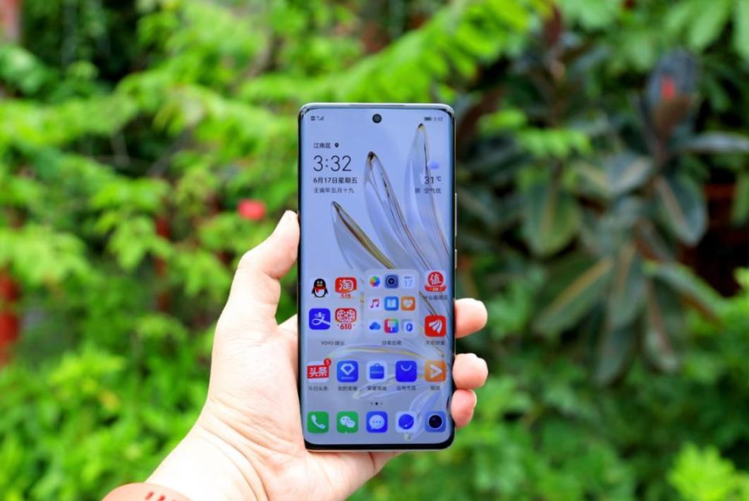 荣耀手机一般发布几个月降价,荣耀手机降价幅度最大的时候