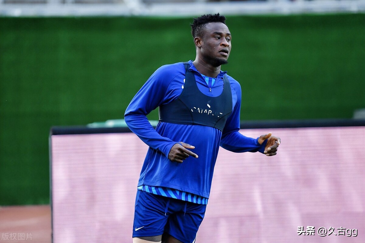 三镇球员阿齐兹受罚,阿齐兹被足协追罚