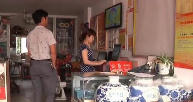 神秘男子买彩票中奖2100万,男子中彩票大奖第二天淡定去上班