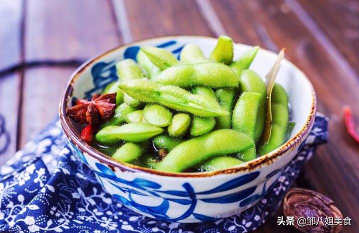 毛豆怎样煮翠绿不发黄,煮毛豆时怎样使毛豆不发黄发青