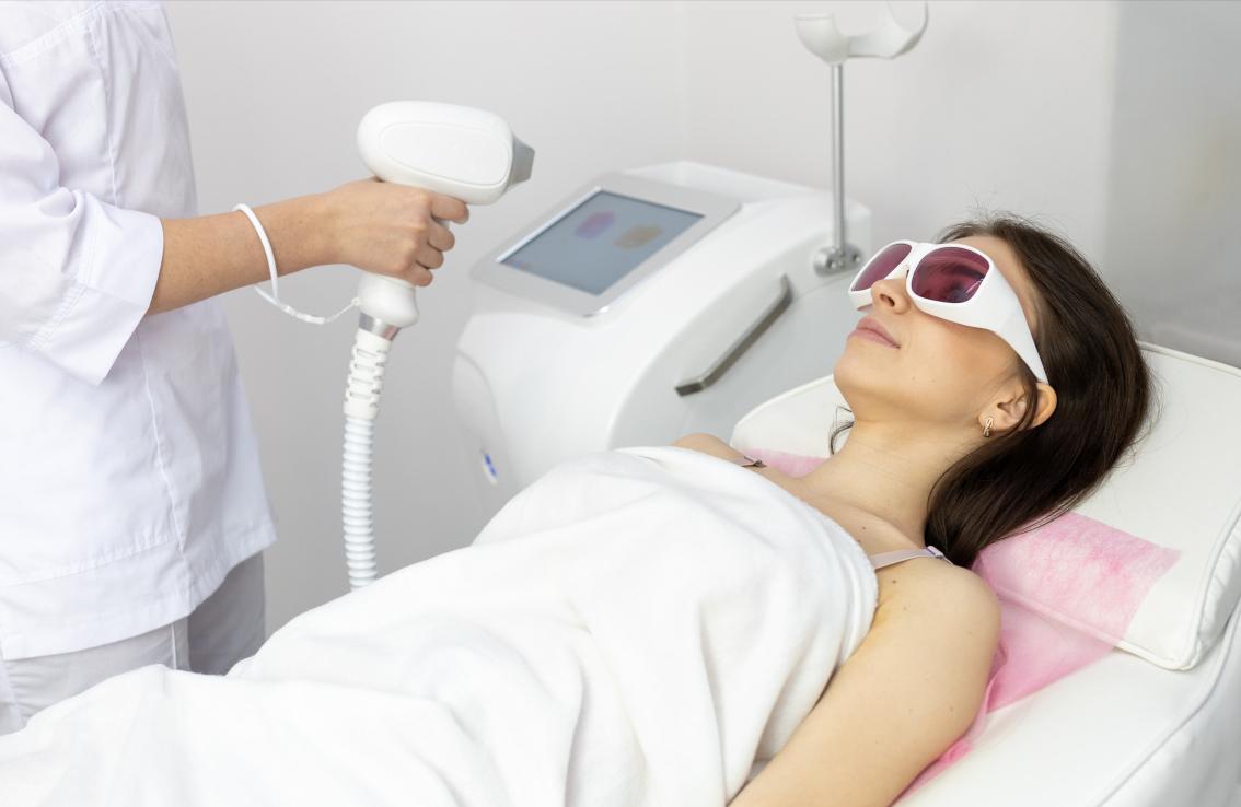 怎样预防身体毛毛脱落,洗澡后腿部掉皮屑是怎么回事