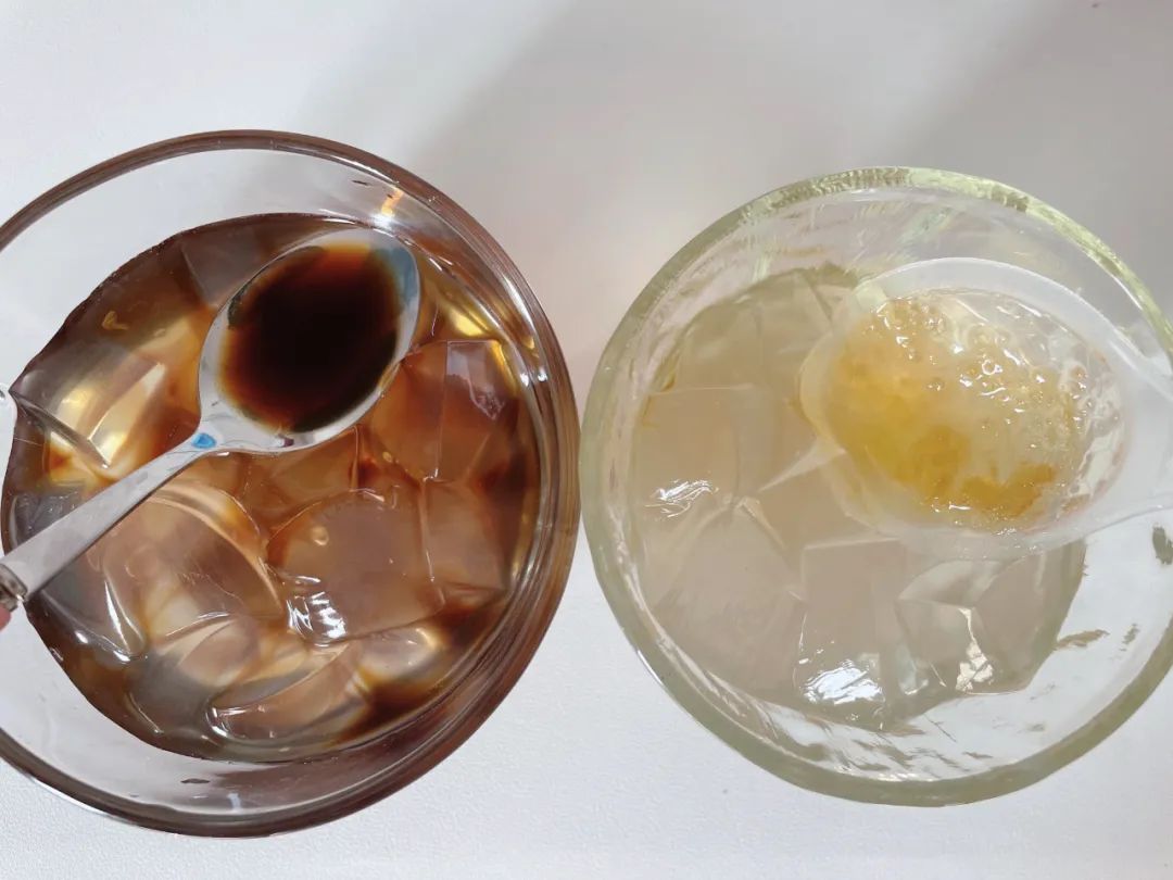 四种包装简陋却很好吃的零食,包装丑但是巨好吃的零食推荐