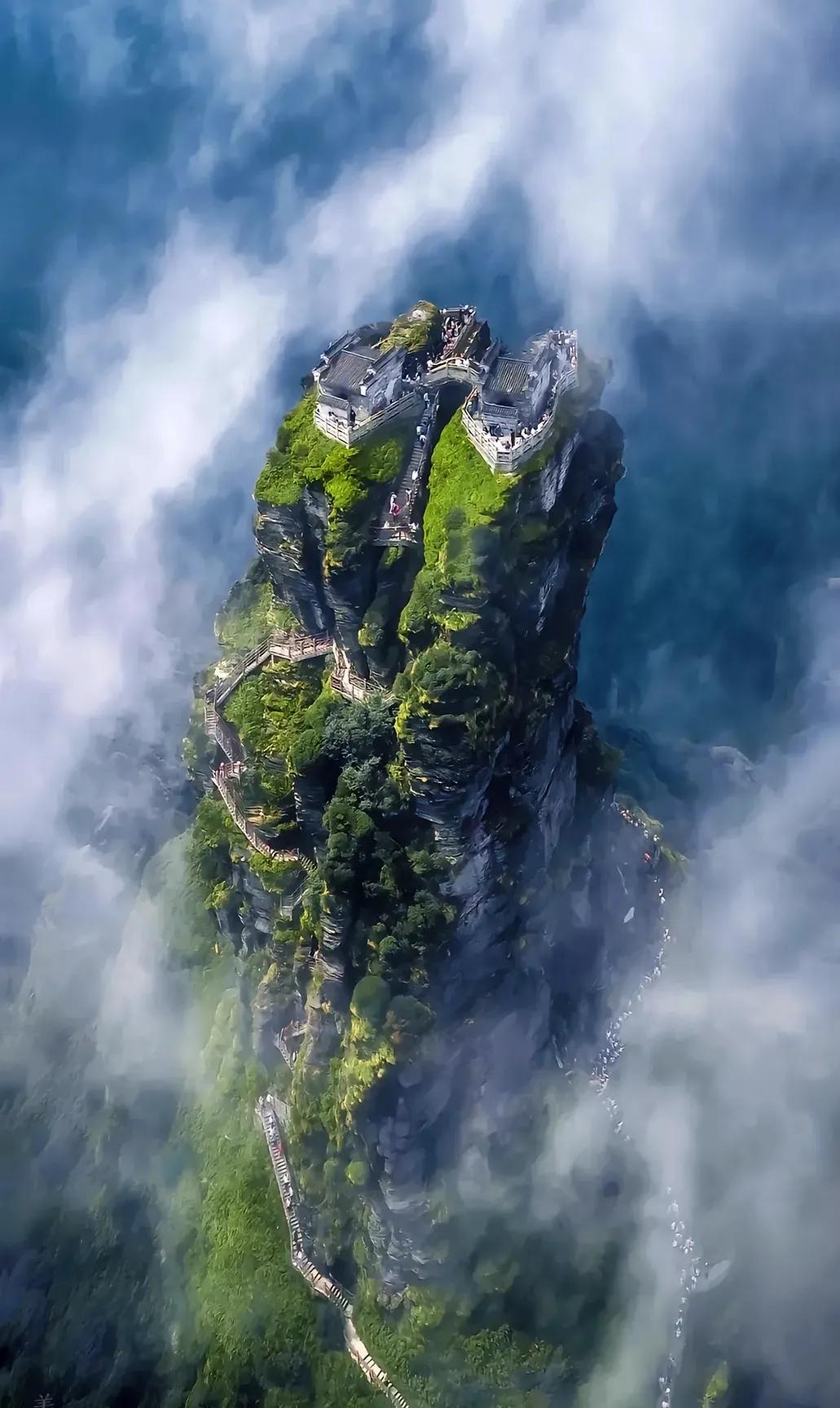 梵净山陡不陡,梵净山下山最陡峭的地方