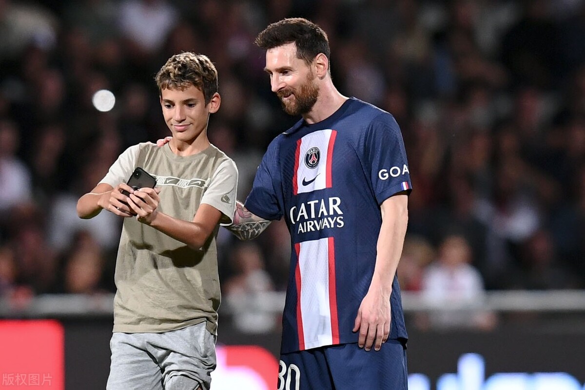 大巴黎官宣梅西伤情,大巴黎梅西姆巴佩受伤
