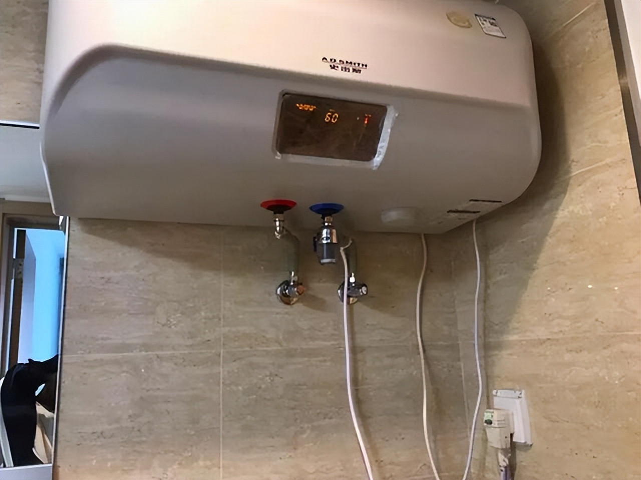 60升电热水器带增容功能工作原理,60升电热水器增容模式实测